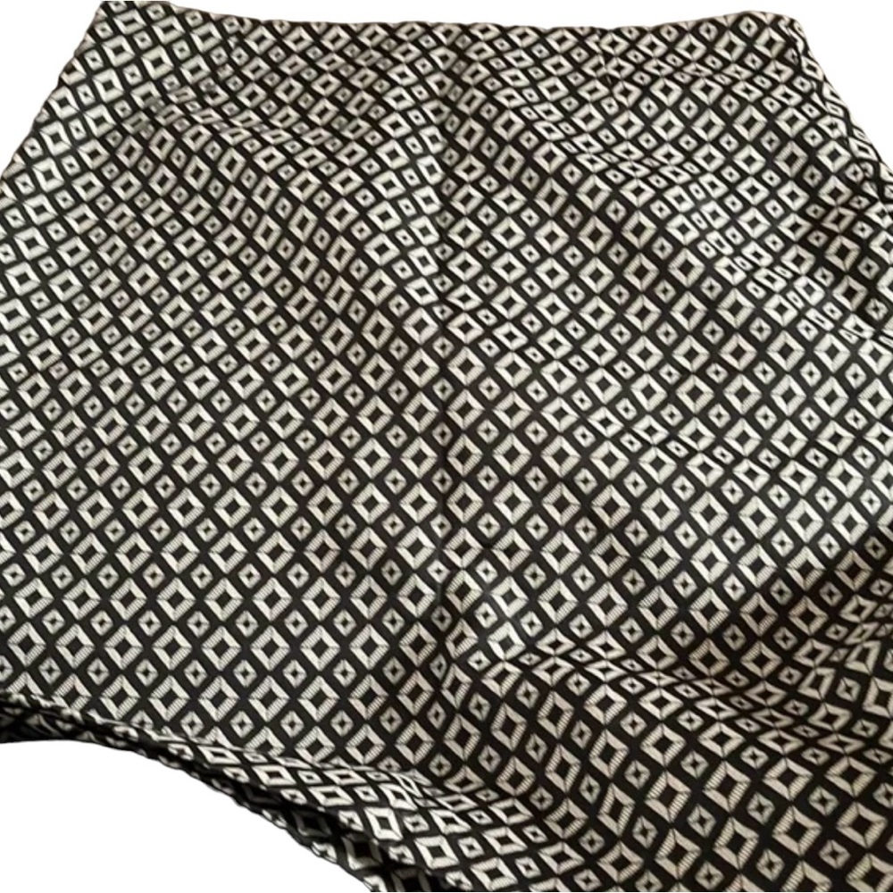 Worthington pencil skirt in EUC size 4. 22” long‎ 13” waist 18” hip